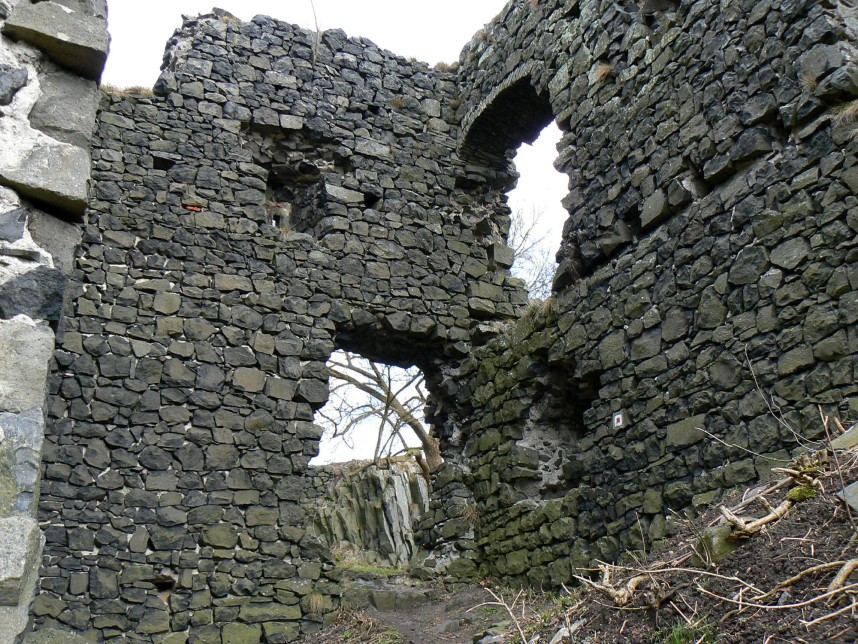 Ronov, ruins